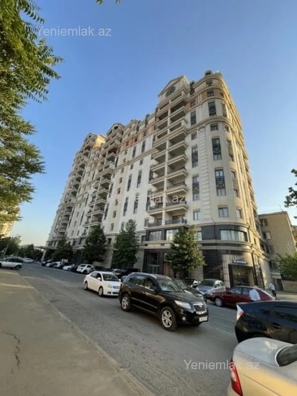 Satılır 4 otaqlı yeni tikili 210 m²