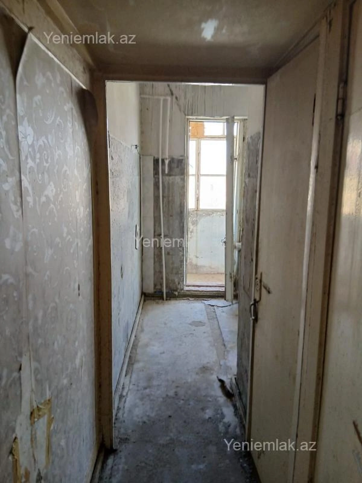 Satılır 2 otaqlı köhnə tikili 65 m²