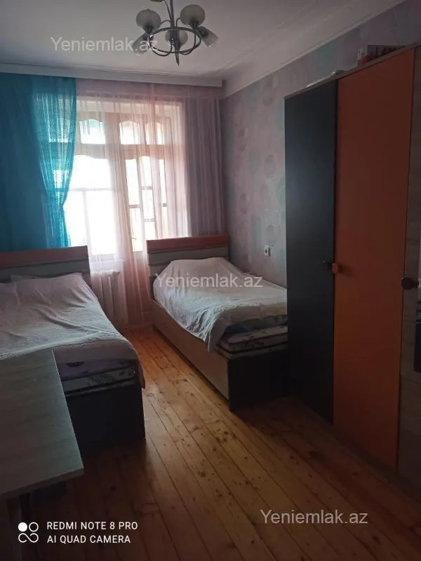 Satılır 3 otaqlı köhnə tikili 90 m²