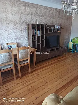 Satılır 3 otaqlı köhnə tikili 90 m²
