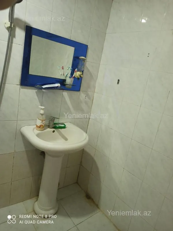 Satılır 3 otaqlı köhnə tikili 90 m²