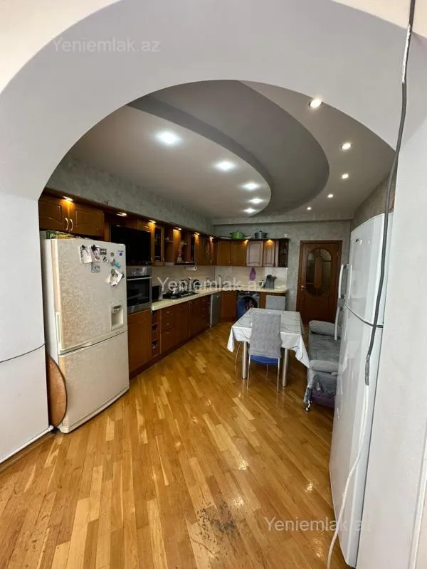 Satılır 4 otaqlı yeni tikili 157 m²