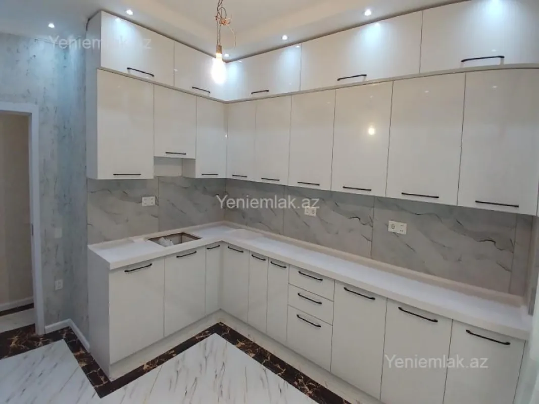 Satılır 4 otaqlı yeni tikili 178 m²