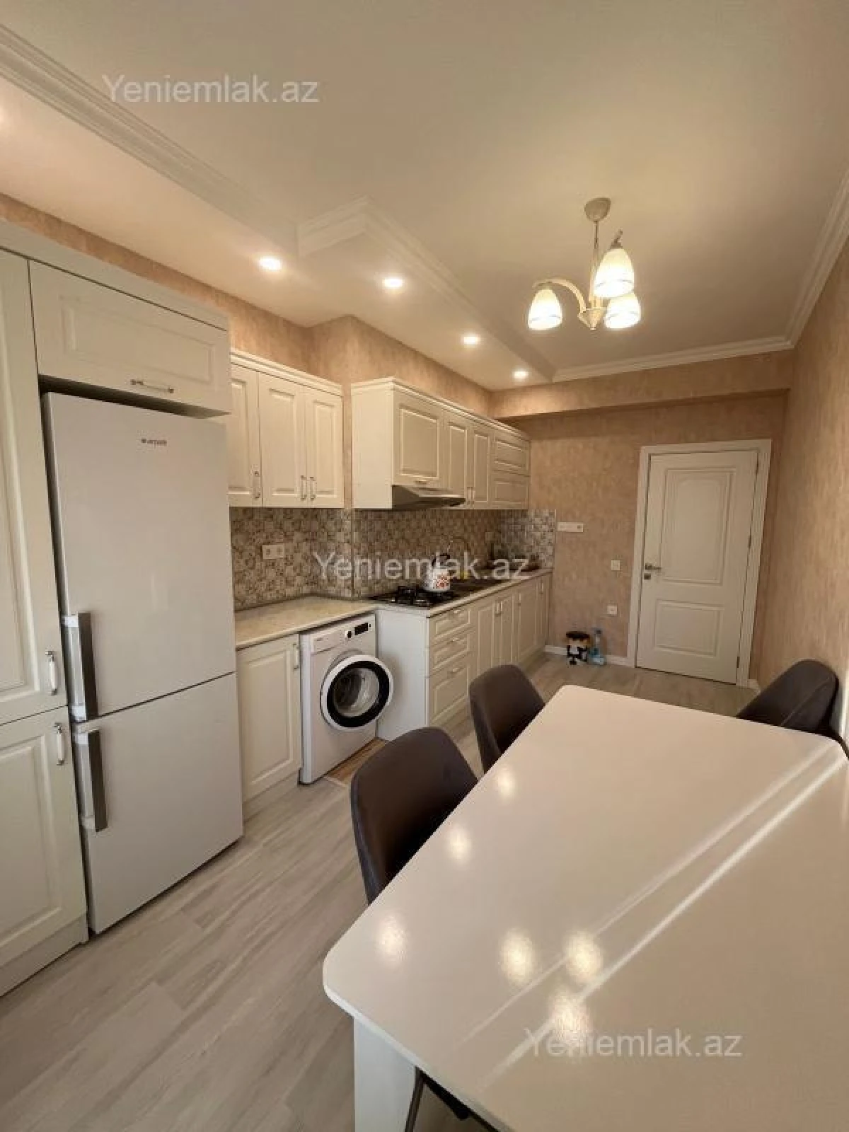 Satılır 3 otaqlı yeni tikili 110 m²