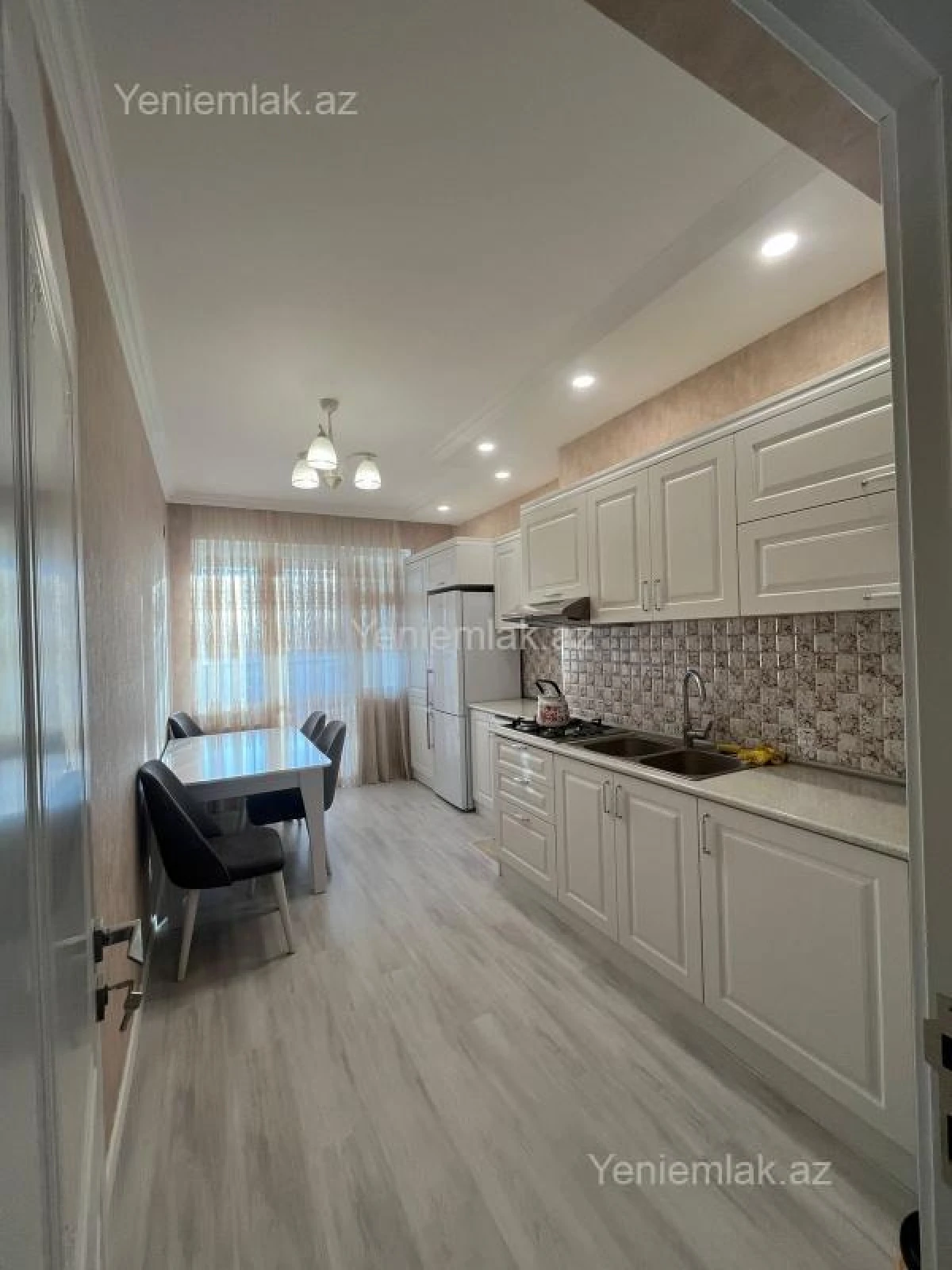 Satılır 3 otaqlı yeni tikili 110 m²