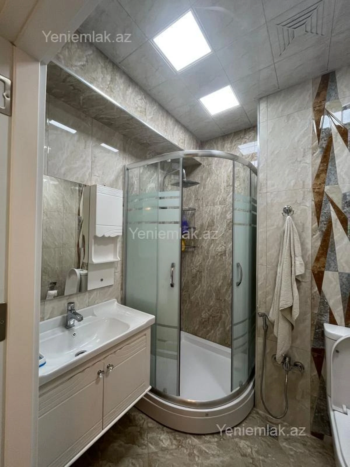 Satılır 3 otaqlı yeni tikili 110 m²