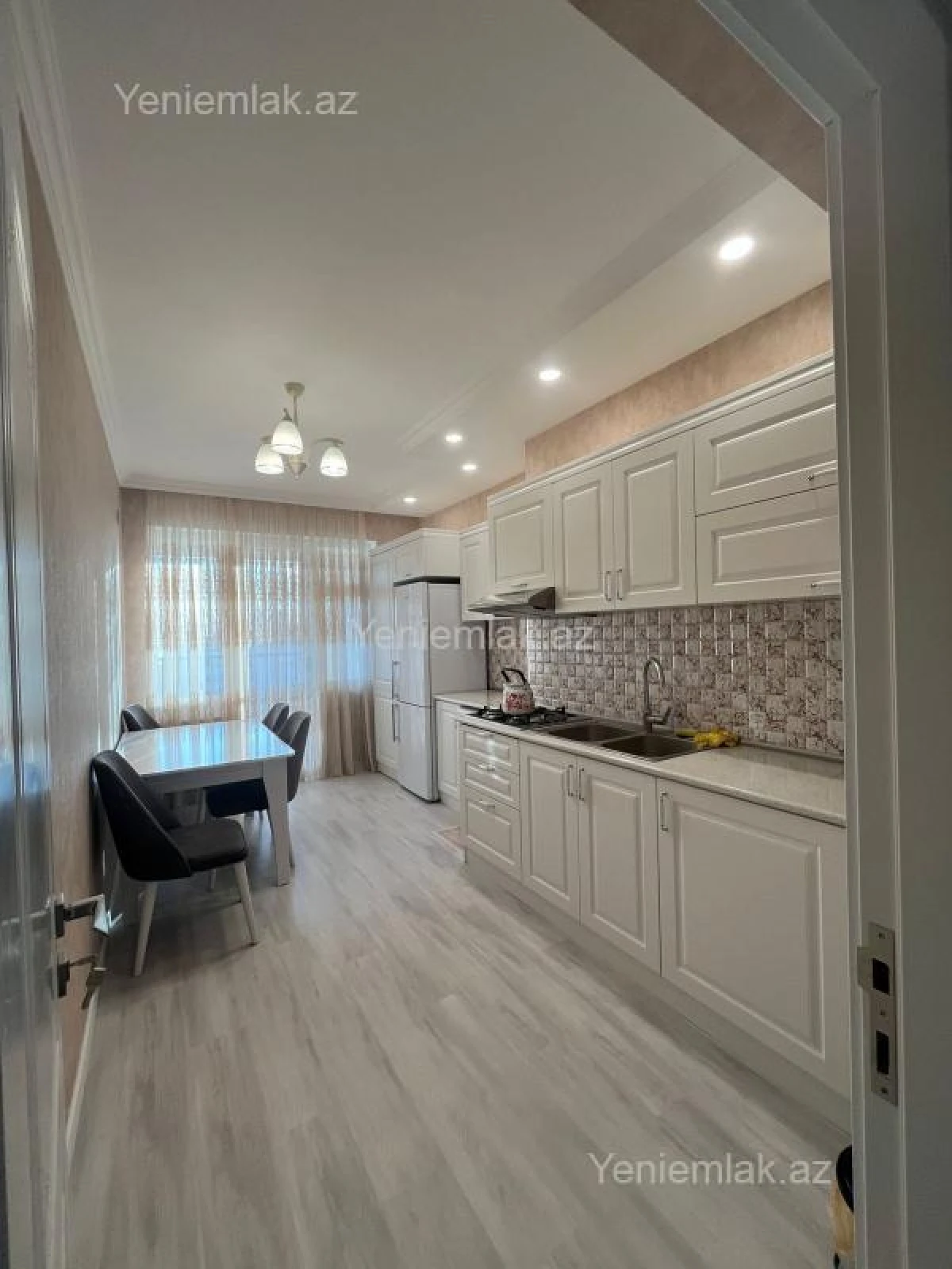 Satılır 3 otaqlı yeni tikili 110 m²