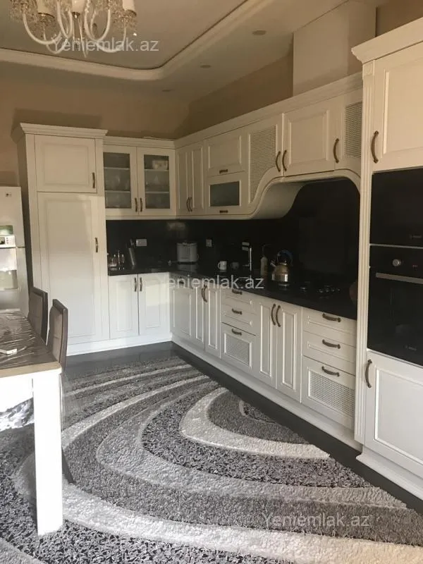 Satılır 3 otaqlı yeni tikili 150 m²