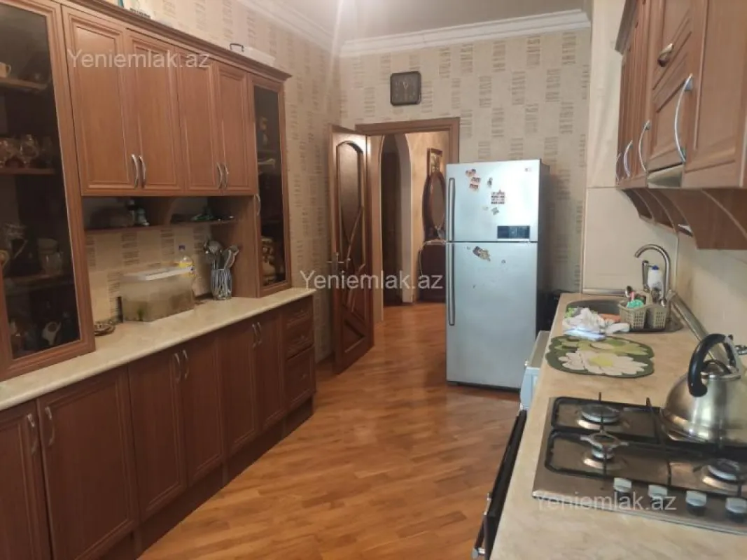 Satılır 3 otaqlı yeni tikili 100 m²