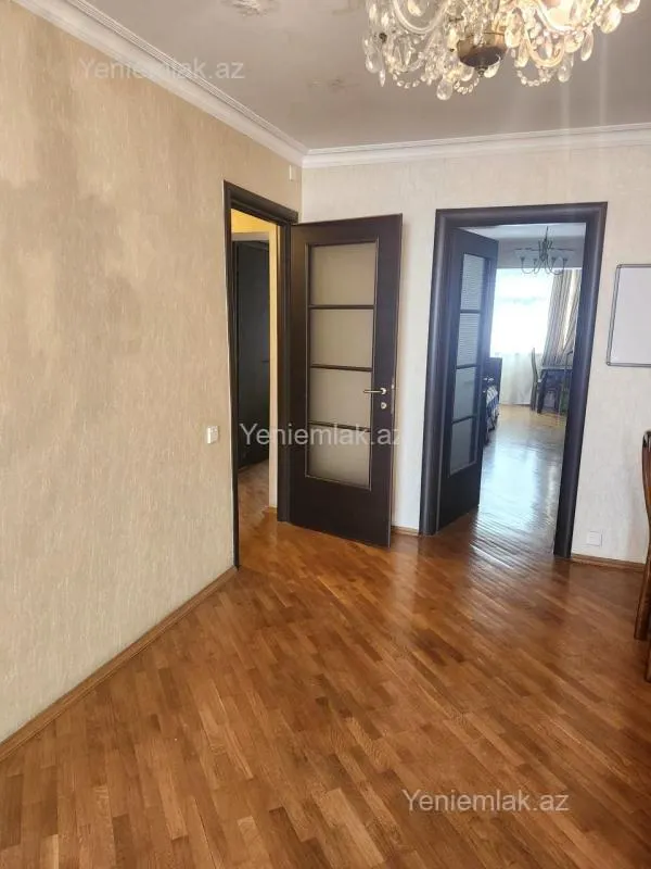 Satılır 3 otaqlı köhnə tikili 70 m²
