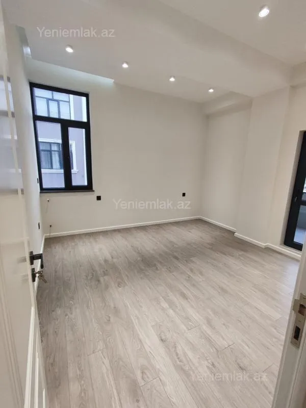 Satılır 3 otaqlı yeni tikili 122 m²
