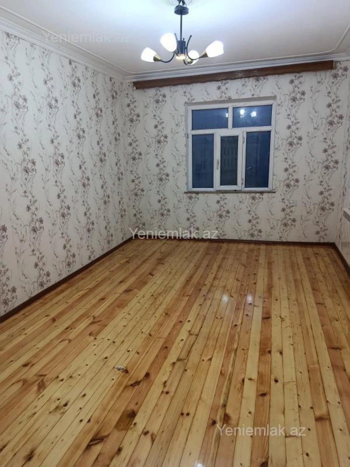 Satılır 5 otaqlı köhnə tikili 70 m²