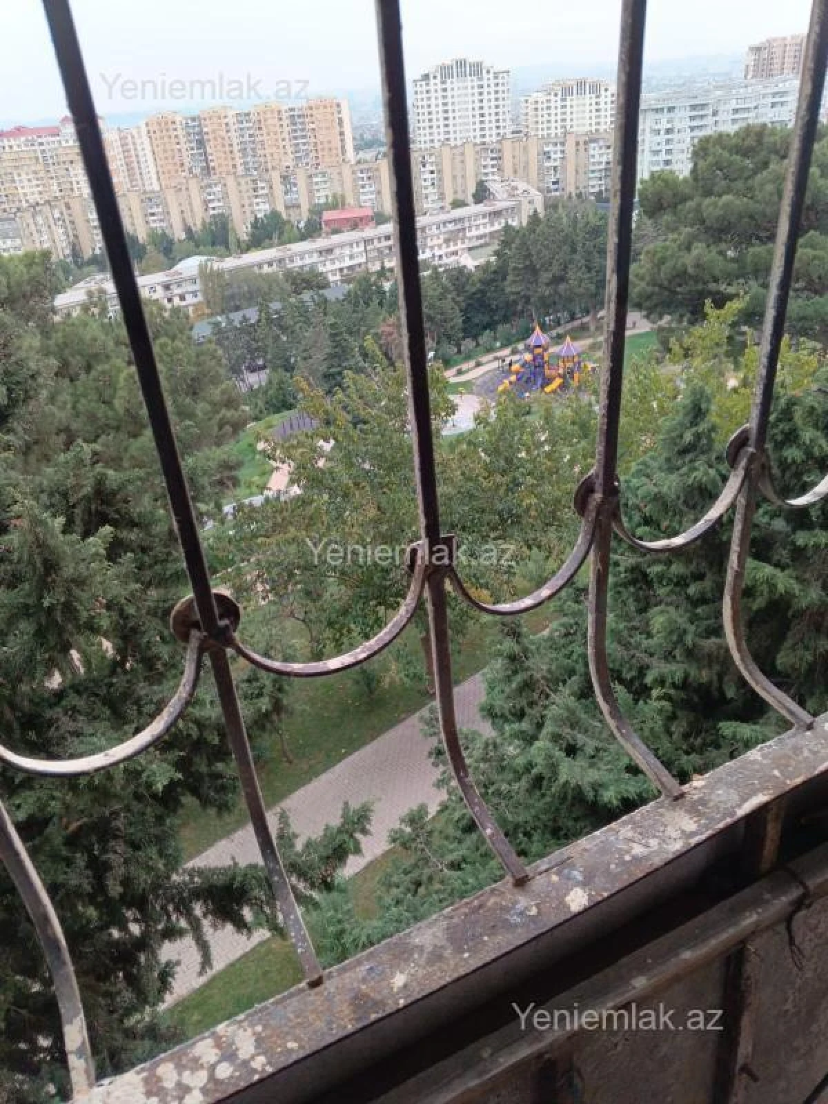 Satılır 3 otaqlı köhnə tikili 90 m²