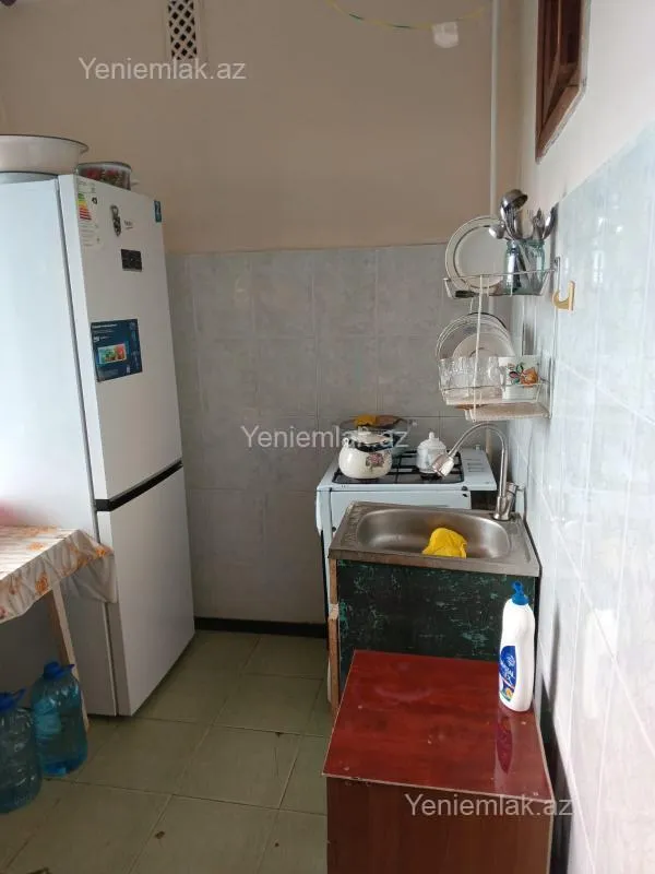 Satılır 3 otaqlı köhnə tikili 90 m²