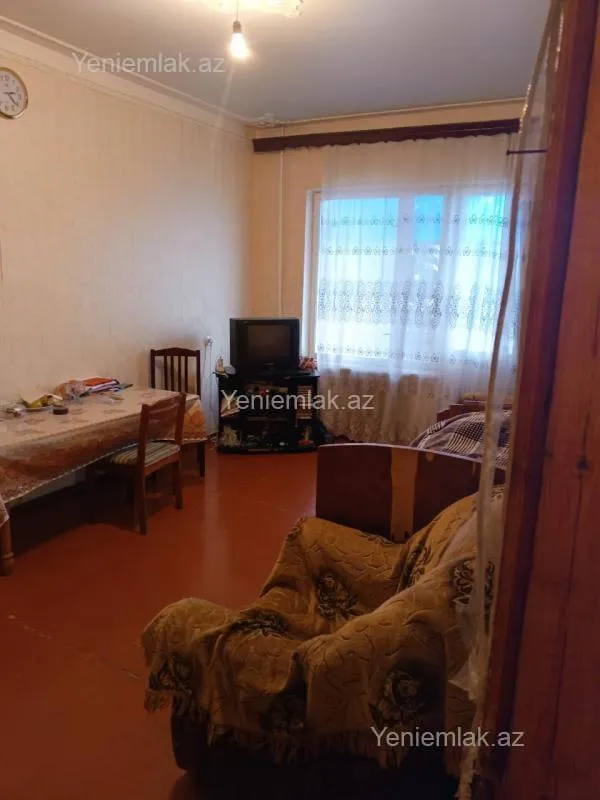 Satılır 3 otaqlı köhnə tikili 90 m²