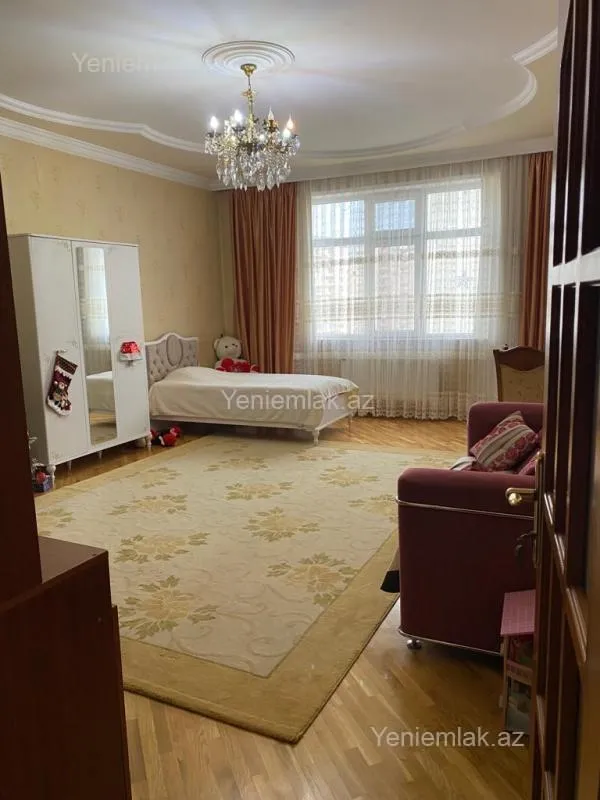 Satılır 3 otaqlı yeni tikili 100 m²