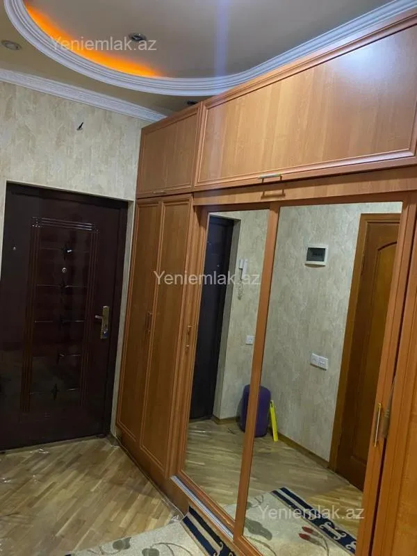 Satılır 3 otaqlı yeni tikili 100 m²