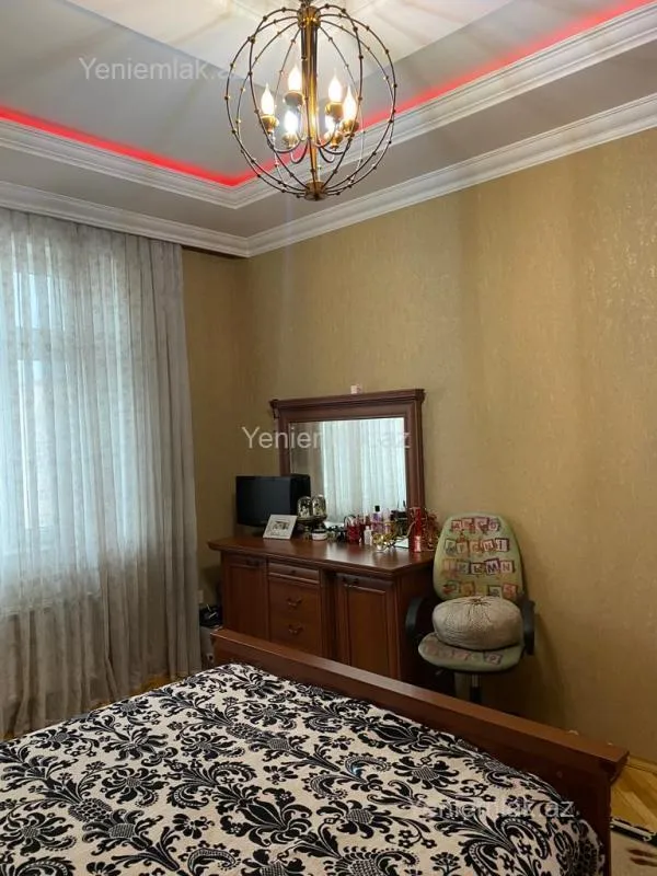 Satılır 3 otaqlı yeni tikili 100 m²