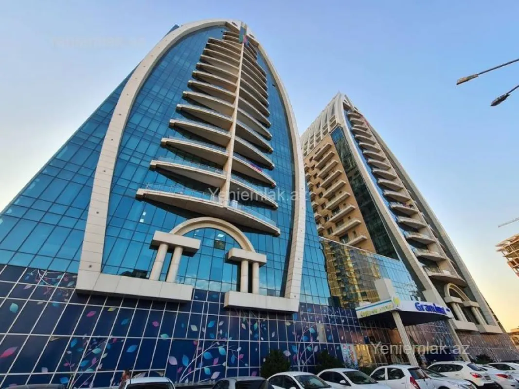 Satılır 4 otaqlı yeni tikili 185 m²