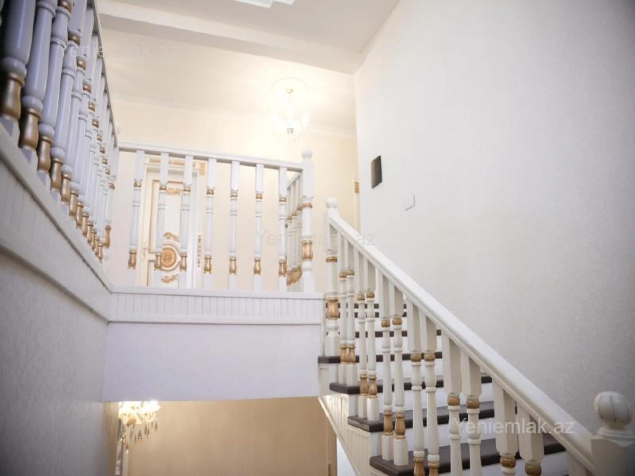 Satılır 7 otaqlı həyət evi 310 m²