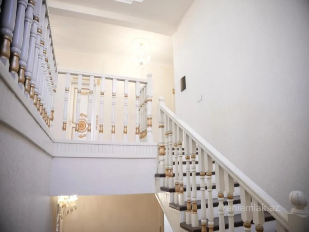 Satılır 7 otaqlı həyət evi 310 m²