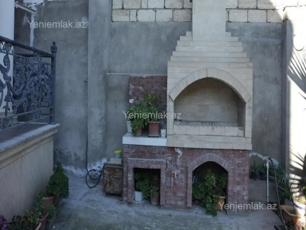 Satılır 7 otaqlı həyət evi 310 m²