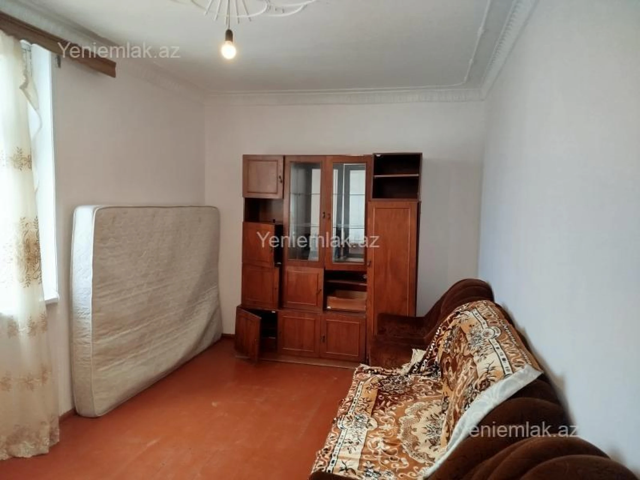 Satılır 2 otaqlı köhnə tikili 56 m²