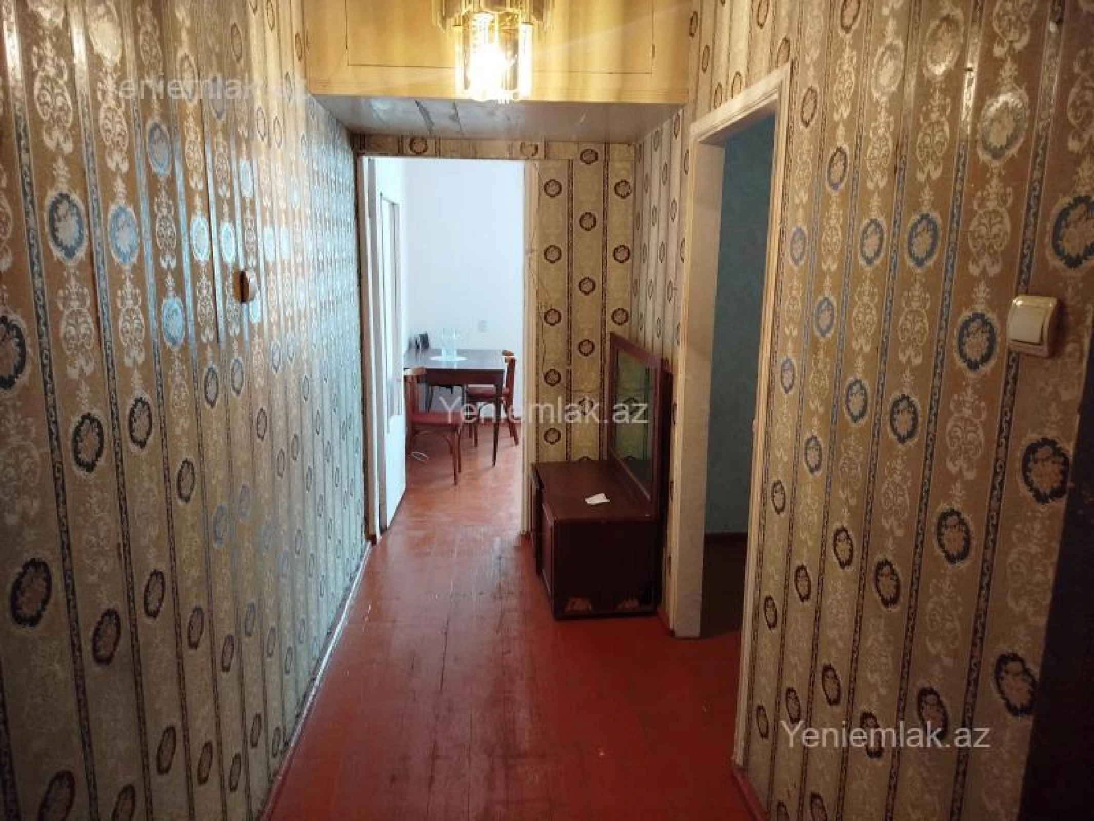 Satılır 2 otaqlı köhnə tikili 56 m²