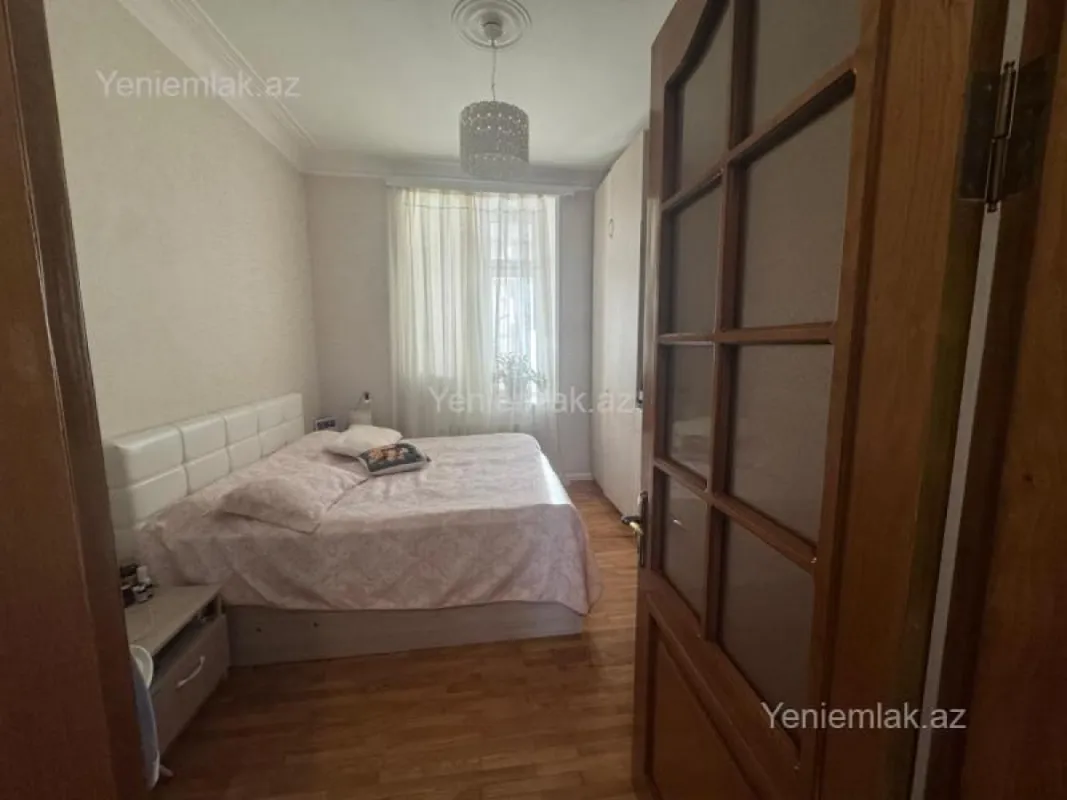 Satılır 3 otaqlı köhnə tikili 80 m²