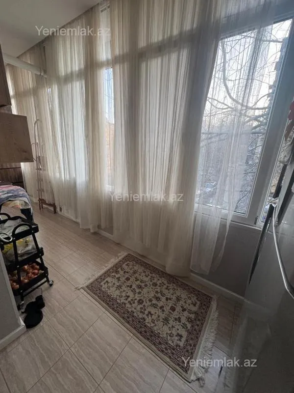 Satılır 3 otaqlı köhnə tikili 80 m²