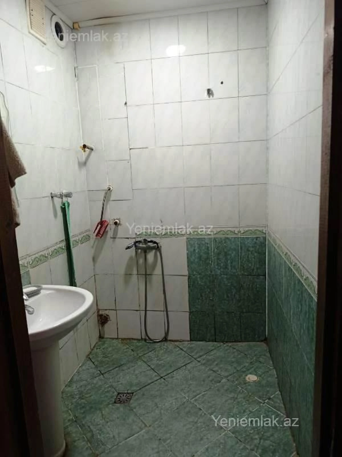 Satılır 3 otaqlı köhnə tikili 80 m²