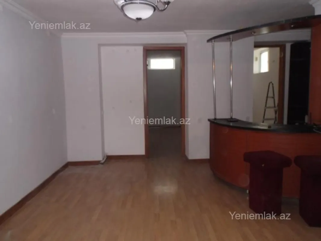 Satılır 4 otaqlı obyekt 80 m²