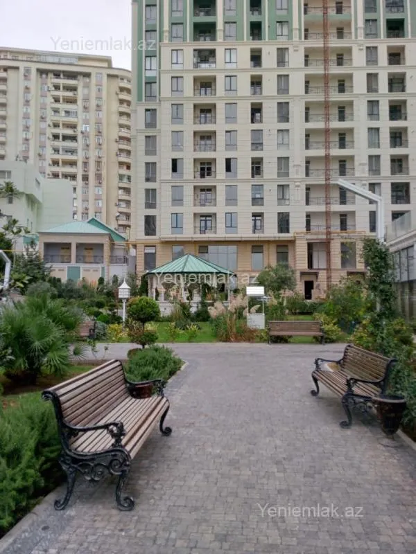 Satılır 4 otaqlı yeni tikili 220 m²