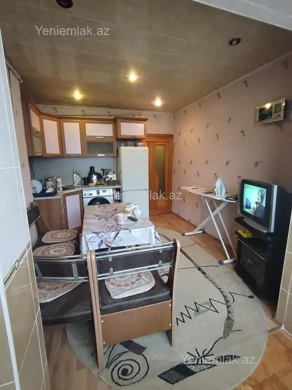 Satılır 2 otaqlı köhnə tikili 55 m²