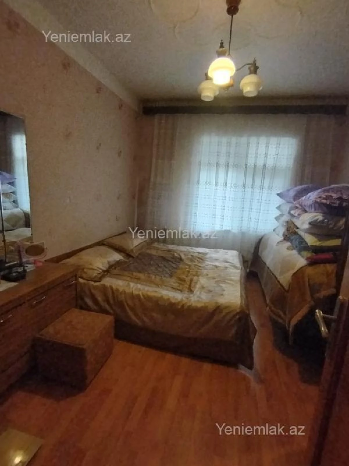 Satılır 2 otaqlı köhnə tikili 55 m²
