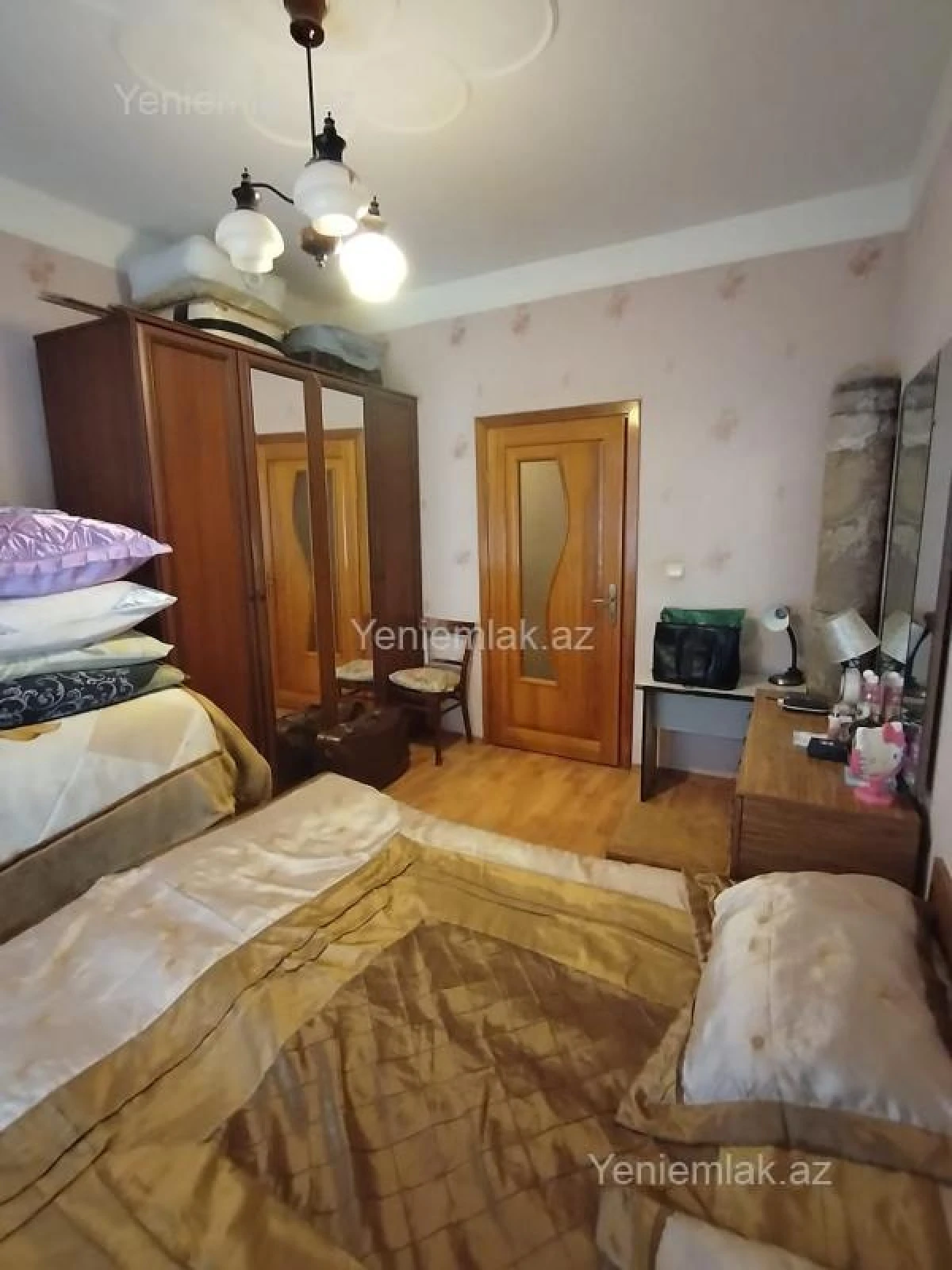 Satılır 2 otaqlı köhnə tikili 55 m²