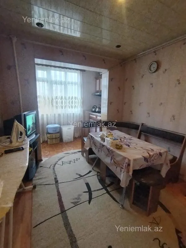 Satılır 2 otaqlı köhnə tikili 55 m²