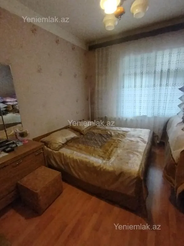 Satılır 2 otaqlı köhnə tikili 55 m²