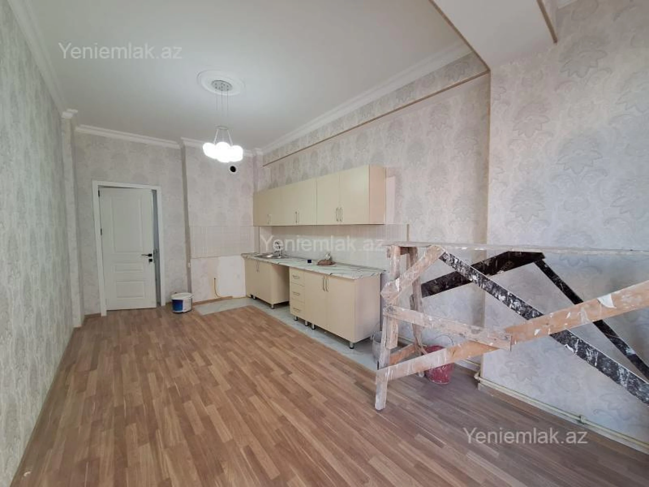 Satılır 2 otaqlı yeni tikili 100 m²