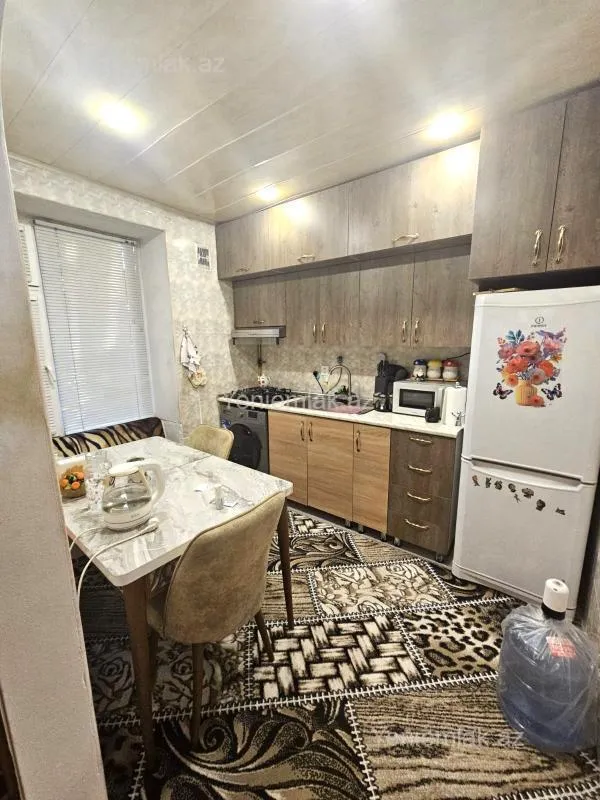 Satılır 3 otaqlı köhnə tikili 63 m²