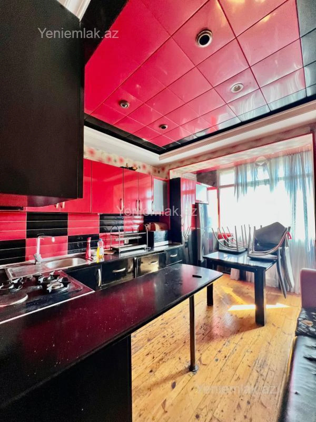 Satılır 3 otaqlı köhnə tikili 84 m²