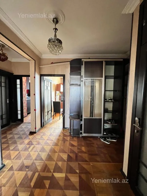 Satılır 3 otaqlı köhnə tikili 84 m²
