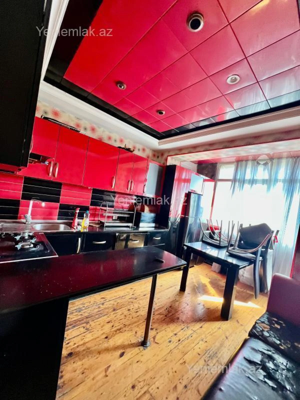 Satılır 3 otaqlı köhnə tikili 84 m²