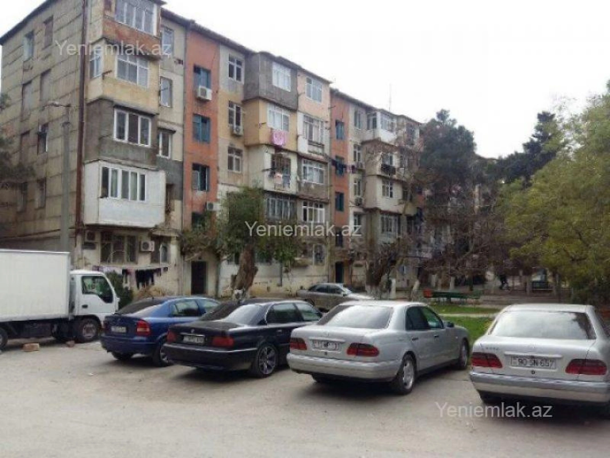 Satılır 3 otaqlı köhnə tikili 60 m²