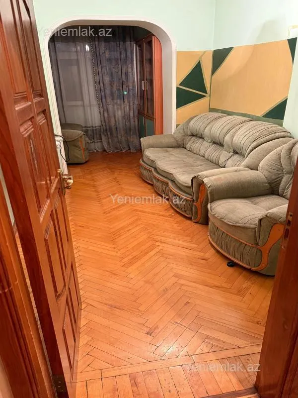 Satılır 3 otaqlı köhnə tikili 90 m²