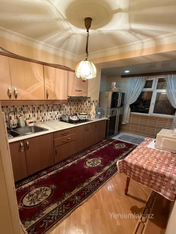 Satılır 3 otaqlı köhnə tikili 90 m²