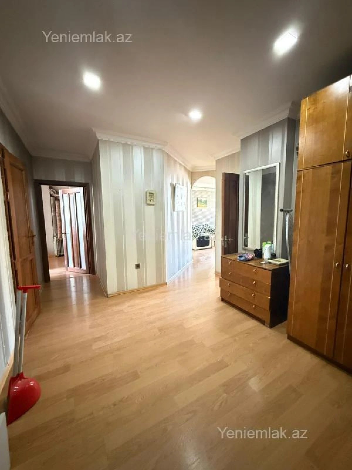 Satılır 3 otaqlı yeni tikili 102 m²