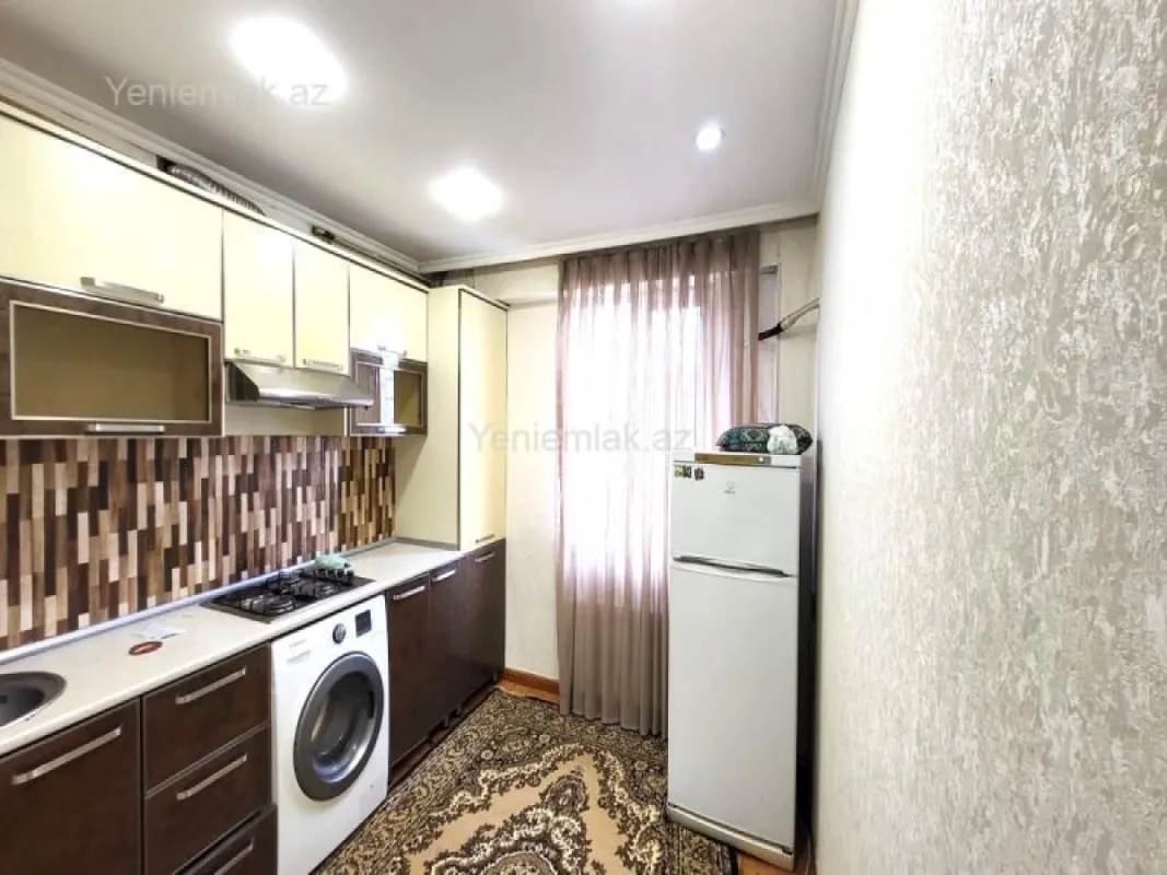 Satılır 3 otaqlı köhnə tikili 85 m²