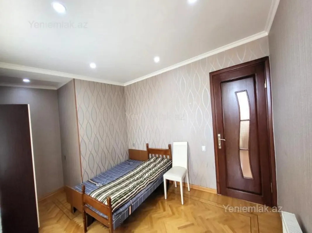 Satılır 3 otaqlı köhnə tikili 85 m²