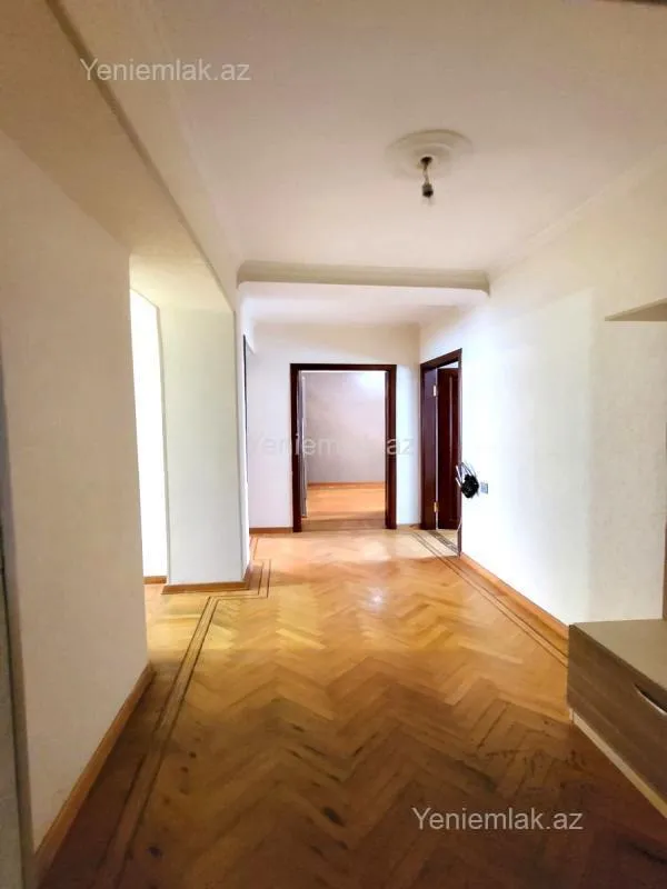 Satılır 3 otaqlı köhnə tikili 85 m²